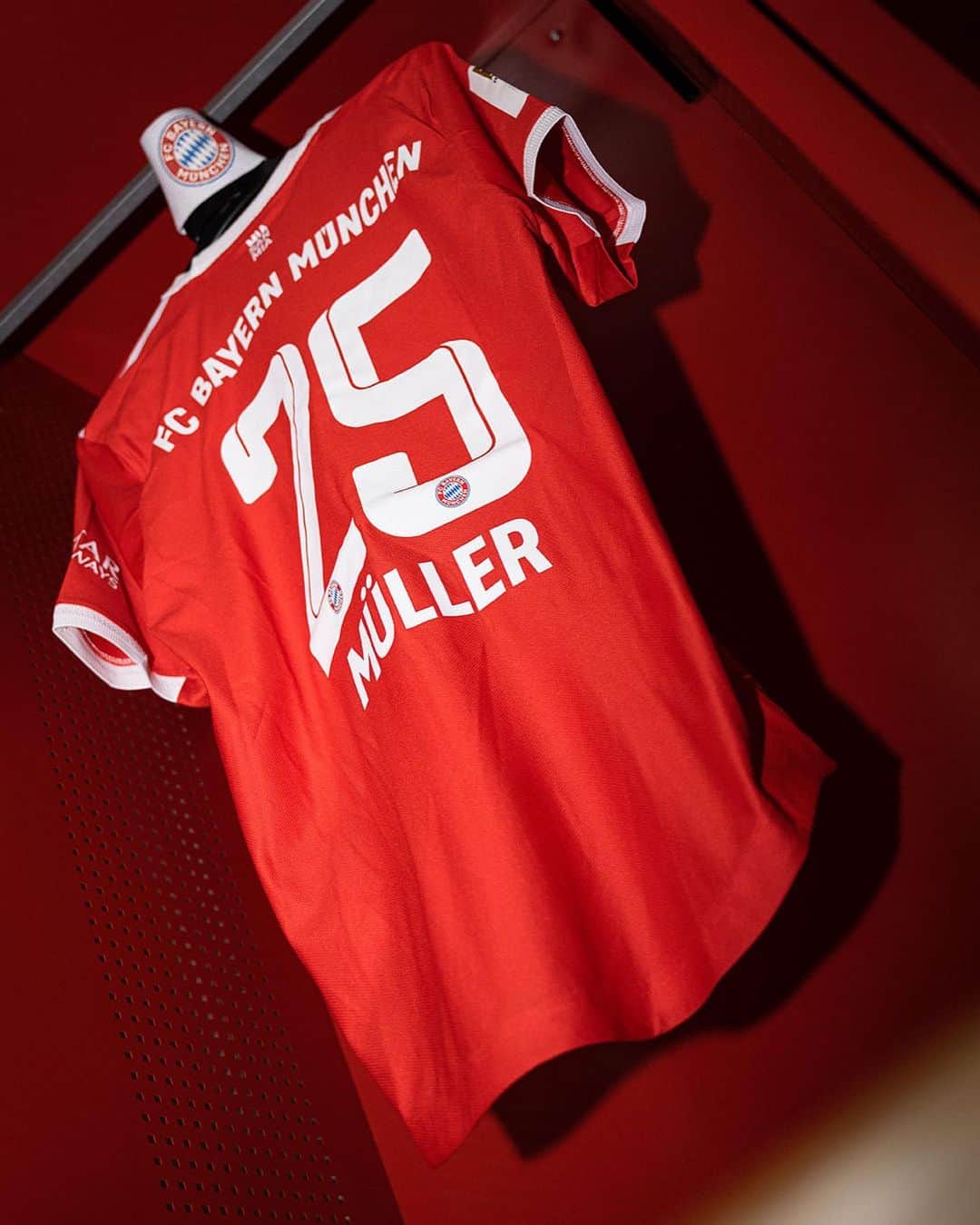 バイエルン・ミュンヘンさんのインスタグラム写真 - (バイエルン・ミュンヘンInstagram)「🔴 𝑨𝒍𝒍 𝒊𝒏 𝒓𝒆𝒅 🔴  #FCBayern #MiaSanMia #FCBTSG #packmas」4月15日 21時41分 - fcbayern
