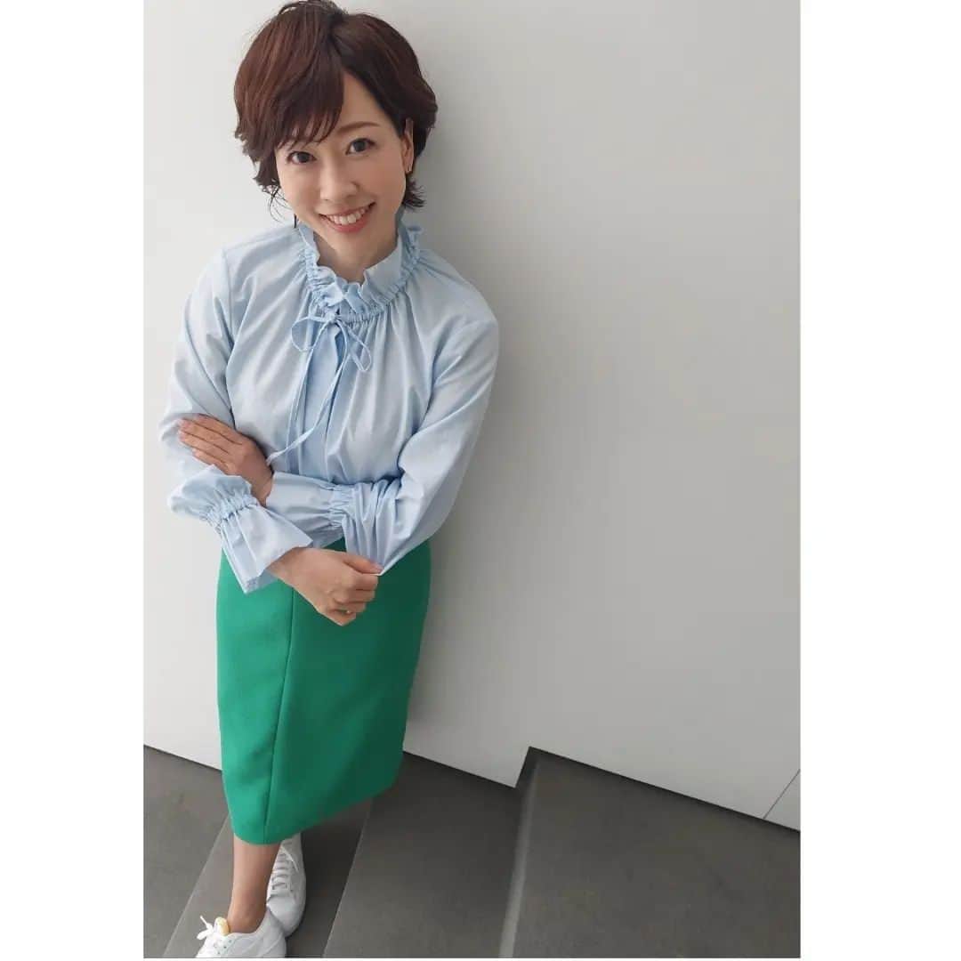 津野瀬果絵のインスタグラム：「. 今日はグリーン×水色コーデにしてみました！ . . #生放送てんじんnow#今日のコーデ」