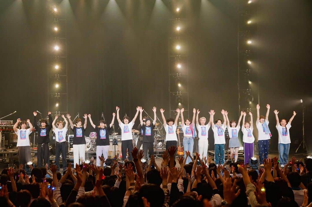 金澤ダイスケのインスタグラム：「昨日は凄いライブだったよね。 頭がまだ整理しきれてない😂 みんなみんなありがとう。  配信アーカイブ放送もありますんで是非に。」