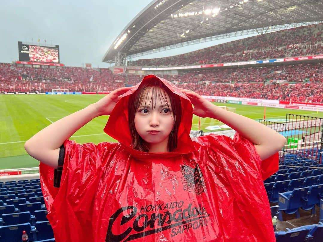 堀詩音さんのインスタグラム写真 - (堀詩音Instagram)「next time win 😠❤️次は勝つ ⁡ #Jリーグ #Jleague #J1 #consadole #北海道コンサドーレ札幌 #コンサドーレ #コンササポ #ユニフォーム女子 #サッカー女子 #jリーグ女子 #consagirls #しおんのコンサ旅 #スタジアムグルメ #スタグル #浦和レッズ #浦和  #urawa #urawareds  #埼スタ #埼玉スタジアム2002」4月15日 21時53分 - shion_hori