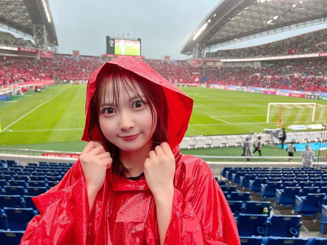 堀詩音さんのインスタグラム写真 - (堀詩音Instagram)「next time win 😠❤️次は勝つ ⁡ #Jリーグ #Jleague #J1 #consadole #北海道コンサドーレ札幌 #コンサドーレ #コンササポ #ユニフォーム女子 #サッカー女子 #jリーグ女子 #consagirls #しおんのコンサ旅 #スタジアムグルメ #スタグル #浦和レッズ #浦和  #urawa #urawareds  #埼スタ #埼玉スタジアム2002」4月15日 21時53分 - shion_hori