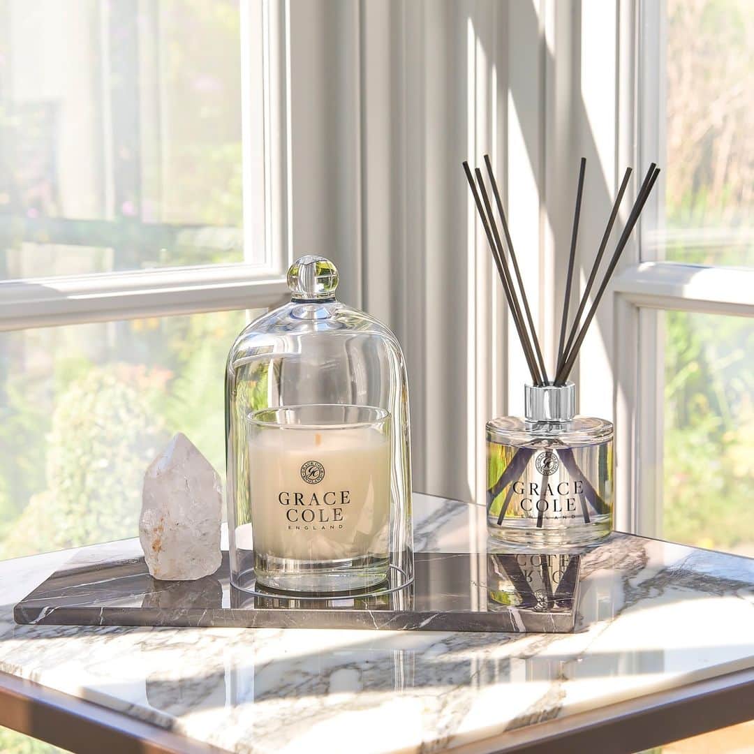 Grace Coleのインスタグラム：「Transform any space into a cozy and serene oasis with our collection of hand-poured candles and glass diffusers. Let the delicate scents fill the air as the essential oils boost your mood and wellbeing  #candlelove #diffuserlife」