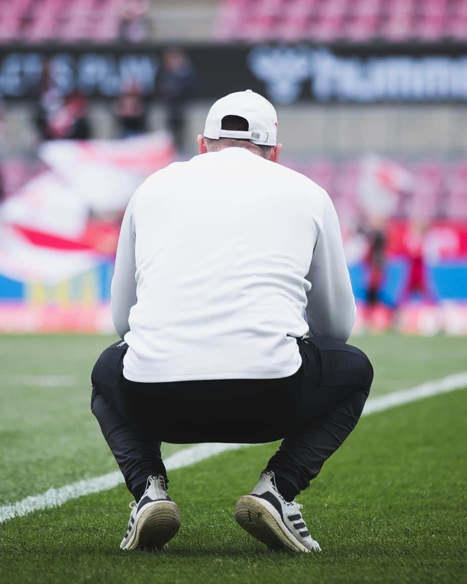 1.FCケルンのインスタグラム：「BEREIT für #KOEM05! 💪 ______ #effzeh」