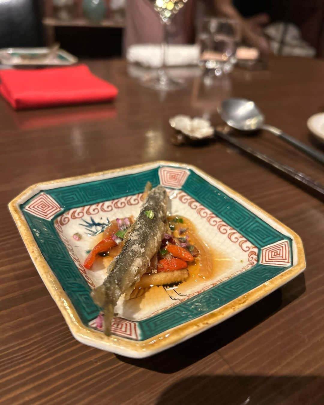 中山忍さんのインスタグラム写真 - (中山忍Instagram)「贅沢なひととき✨  おいしいお料理と 嬉しいことも モヤっとなことも マルっと 受け止めて 聞いてくれる友人との ひととき  贅沢ぅ〜😋  #ポッサム最高🙌 やっぱり カレーも食べれば良かった！」4月15日 22時14分 - _shinobu_nakayama_