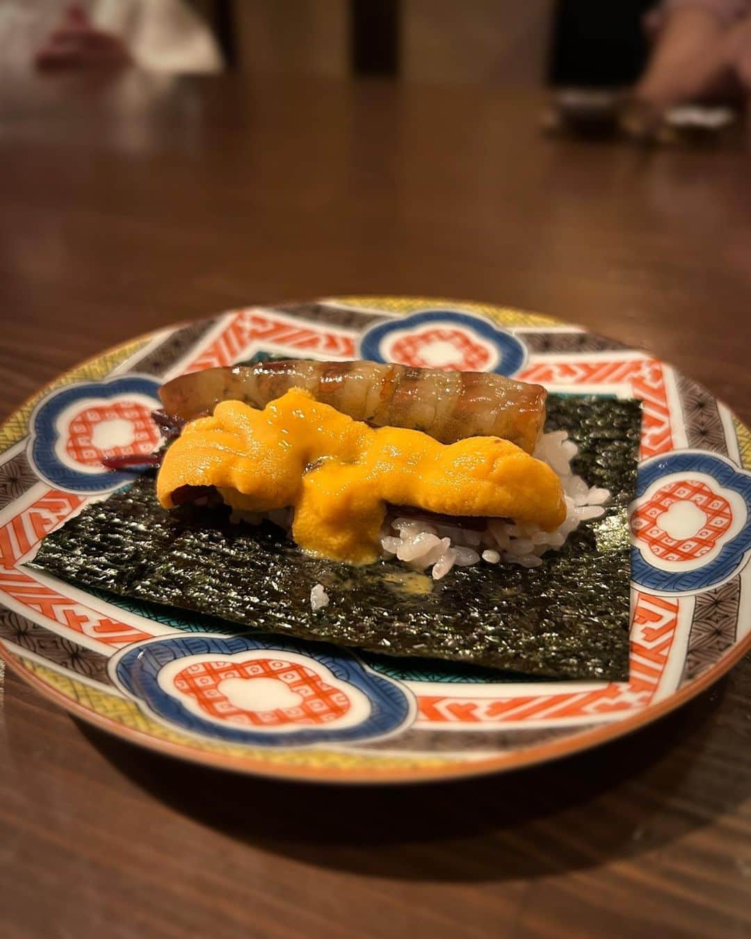 中山忍さんのインスタグラム写真 - (中山忍Instagram)「贅沢なひととき✨  おいしいお料理と 嬉しいことも モヤっとなことも マルっと 受け止めて 聞いてくれる友人との ひととき  贅沢ぅ〜😋  #ポッサム最高🙌 やっぱり カレーも食べれば良かった！」4月15日 22時14分 - _shinobu_nakayama_