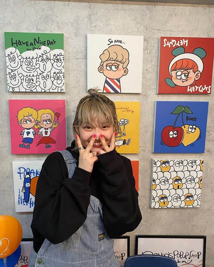 Pirakoのインスタグラム：「ついについに明日がLAST DAYだよ！！ 13時から！！待ってるよー！！🥟  ________________________  PIRAKO's POPUP STORE @t her.him 💇🏼‍♀️  📆4/4(tue)-4/16(sun) ⏰11:00-21:00 🈁 美容室 her.him @her.him0401」