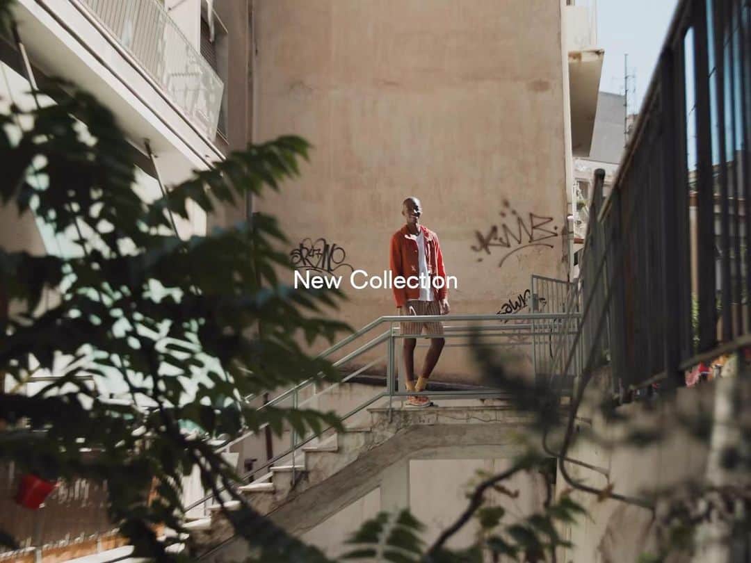 フォークのインスタグラム：「Out and about in colour rich Spring Summer   #menstyle #springsummer #folk #colour」
