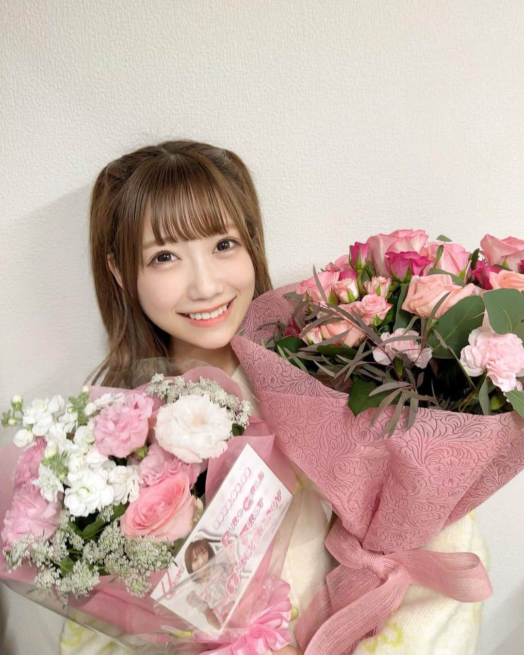坂本夏海さんのインスタグラム写真 - (坂本夏海Instagram)「お花は幸せな気持ちなるね💐🌼🌷🌸」4月15日 22時55分 - _nami_sakamoto