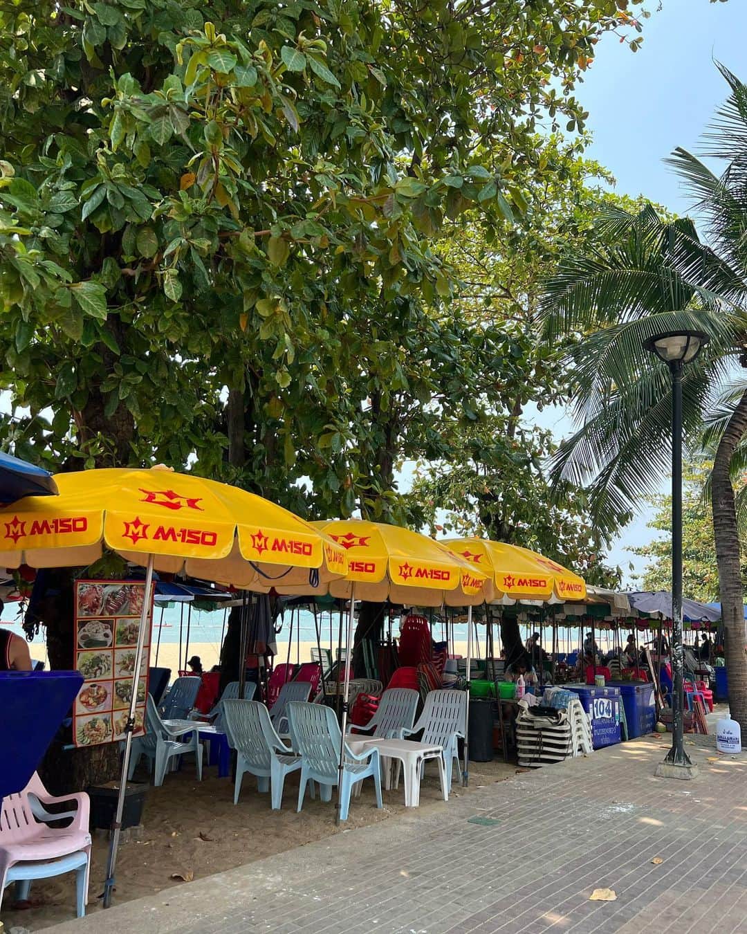 Satomi Biancaさんのインスタグラム写真 - (Satomi BiancaInstagram)「🛻⛱️🫔🇹🇭 　　 หาดพัทยา 🏖️ 　　 水かけ祭りの期間真っ最中だと知らず、いきなり街で水かけられまくってビックリした😂 (皆、街中で水鉄砲🔫やバケツでかけてくるのw)   　　 パタヤにあるjasmine Restaurantが凄く美味しかったなー🥢💕 　　   移動はTaxiよりもソンテウやモタサイの方がタイ感があっておススメ✌🏻🔥   　　 #thailand #🇹🇭 #pataya #patayabeach #songkran #travelphotography #travel #thailandtravel #bikini #swimwear #vacation #vacances #rolingloud  #タイ #海外旅行 #パタヤ #水着 #ビキニ #水かけ祭り #パタヤビーチ #コンビニ #トラベラー」4月16日 8時30分 - satobyyyy