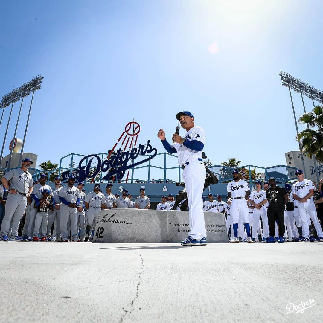 Los Angeles Dodgersさんのインスタグラム写真 - (Los Angeles DodgersInstagram)「Celebrating Jackie.」4月16日 8時55分 - dodgers