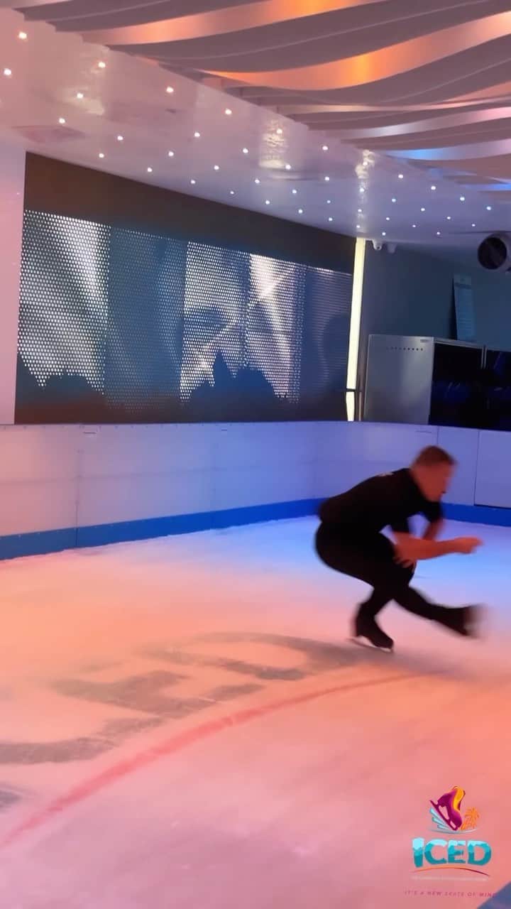 エルビス・ストイコのインスタグラム：「Flashback to our mini show last night at our launch ❄️⛸️  Sign up to experience ICED, T&T’s only ice skating rink http://iced.world/  #ICEDSkatingTT」