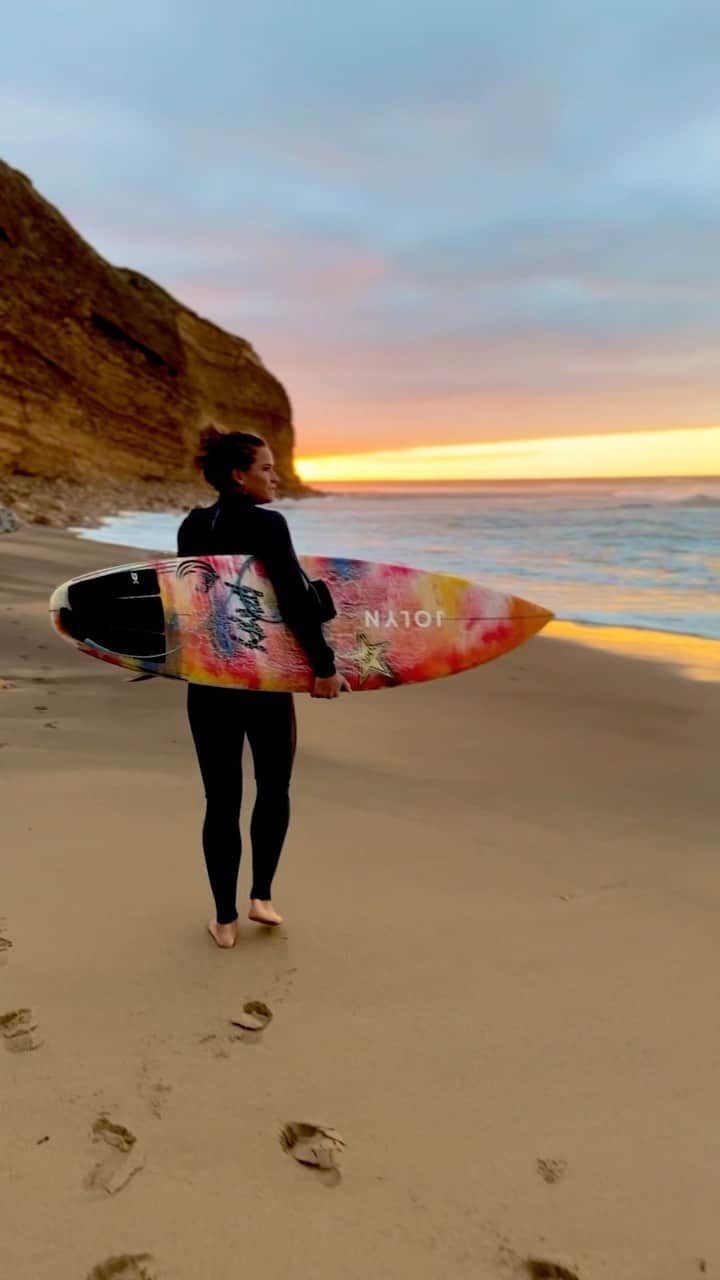 コートニー・コンローグのインスタグラム：「Life on the great ocean road   #surf #surfing」