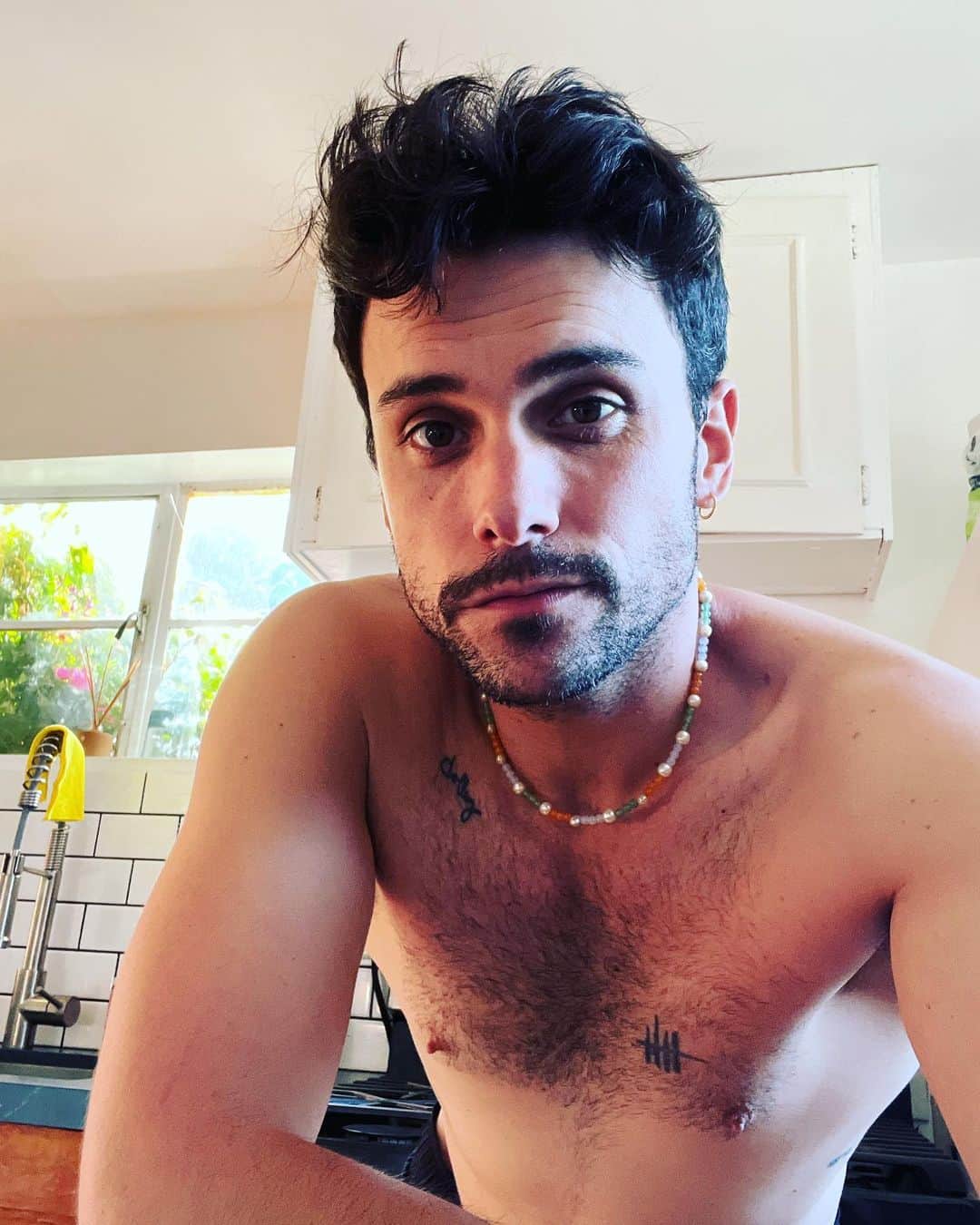 ジャック・ファライーのインスタグラム：「Happy weekend」