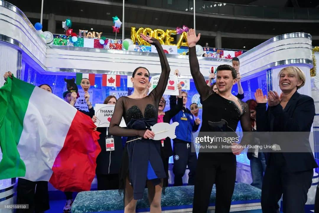 シャルレーヌ・ギニャールのインスタグラム：「So happy we were able to skate two clean programs here in Tokyo !!!! This amazing season came to an end and this competition was the cherry on the cake !!!  Thank you JAPAN ❤️  #isufigureskating #isu #icedance #fiammeazzurre #poliziapenitenziaria #fisg4passion #conisocial #coni #italiateam🇮🇹  #guignardfabbri #jacksonultima #worldteamtrophy2023 #endoftheseason #wtt2023 #tokyo」