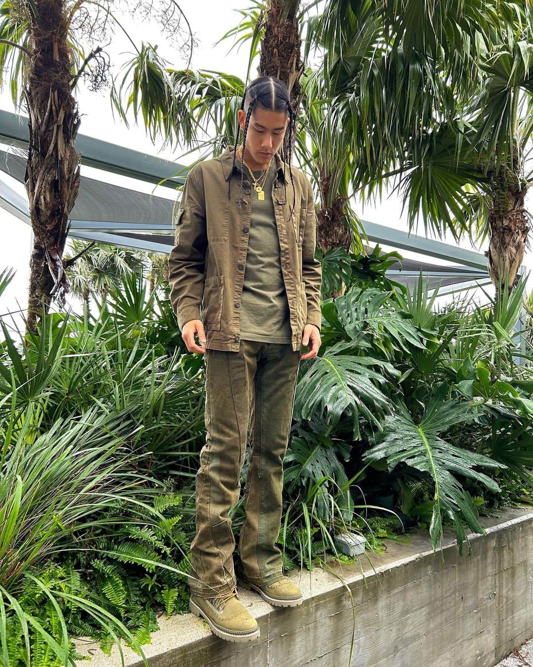 ティンバーランドのインスタグラム：「@shottaspence in the Timberland x @edisonchen Future73 collection 🌴​ ​ Tag us in your #Future73 looks, so we can see how the future looks on you 👀​ ​ #Future73​ #Timberland50​ #BuiltForTheBold」