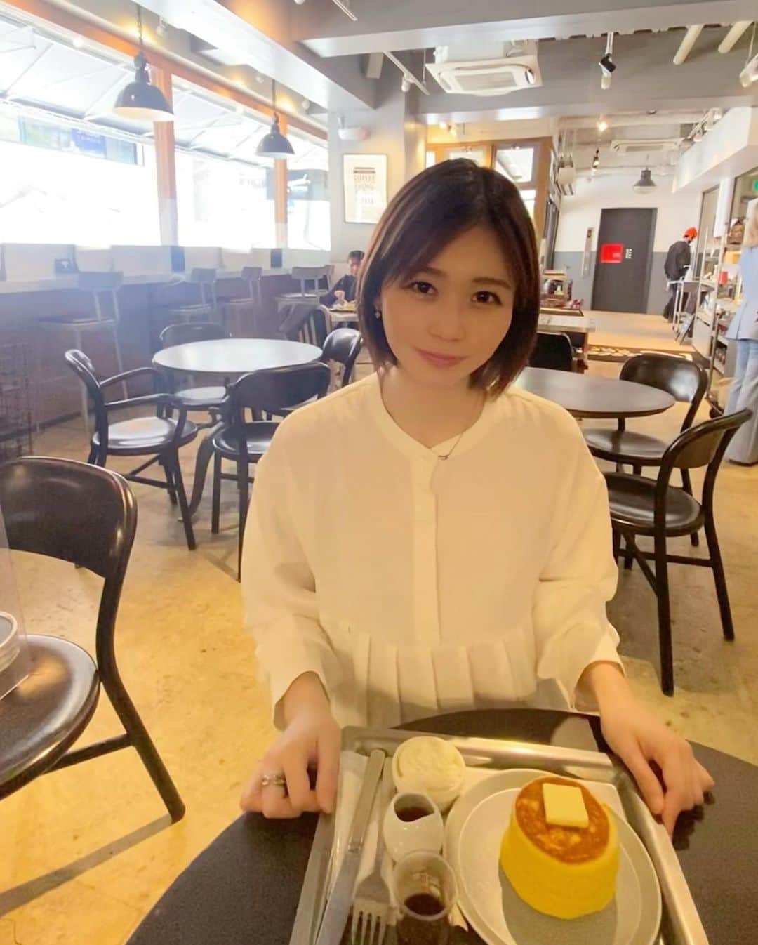 築山可奈のインスタグラム：「. 大好きパンケーキ🥞💓 パンケーキというよりスコーンに近かった❤️ これはこれでおいしい🥰  #パンケーキ巡り #パンケーキ #カフェ #カフェ巡り #渋谷カフェ #coffee #pancake」