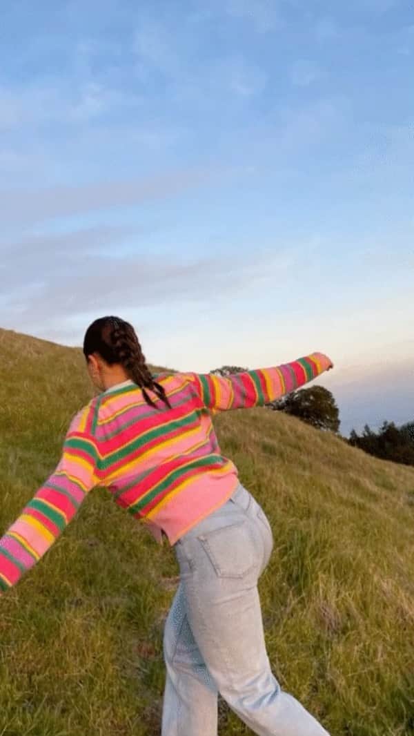 のインスタグラム：「Crushing on angel @madison.jonees in the Janessa Cardigan」