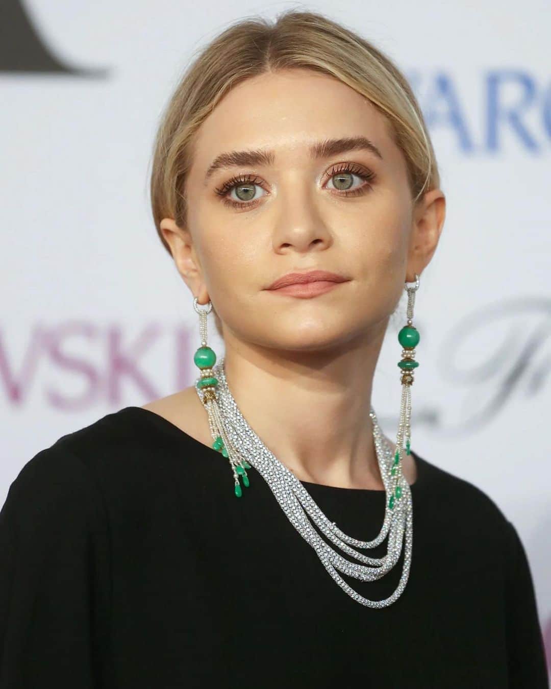 オルセン姉妹（ファンアカウント）のインスタグラム：「Ashley, 2017 #mkastyle」