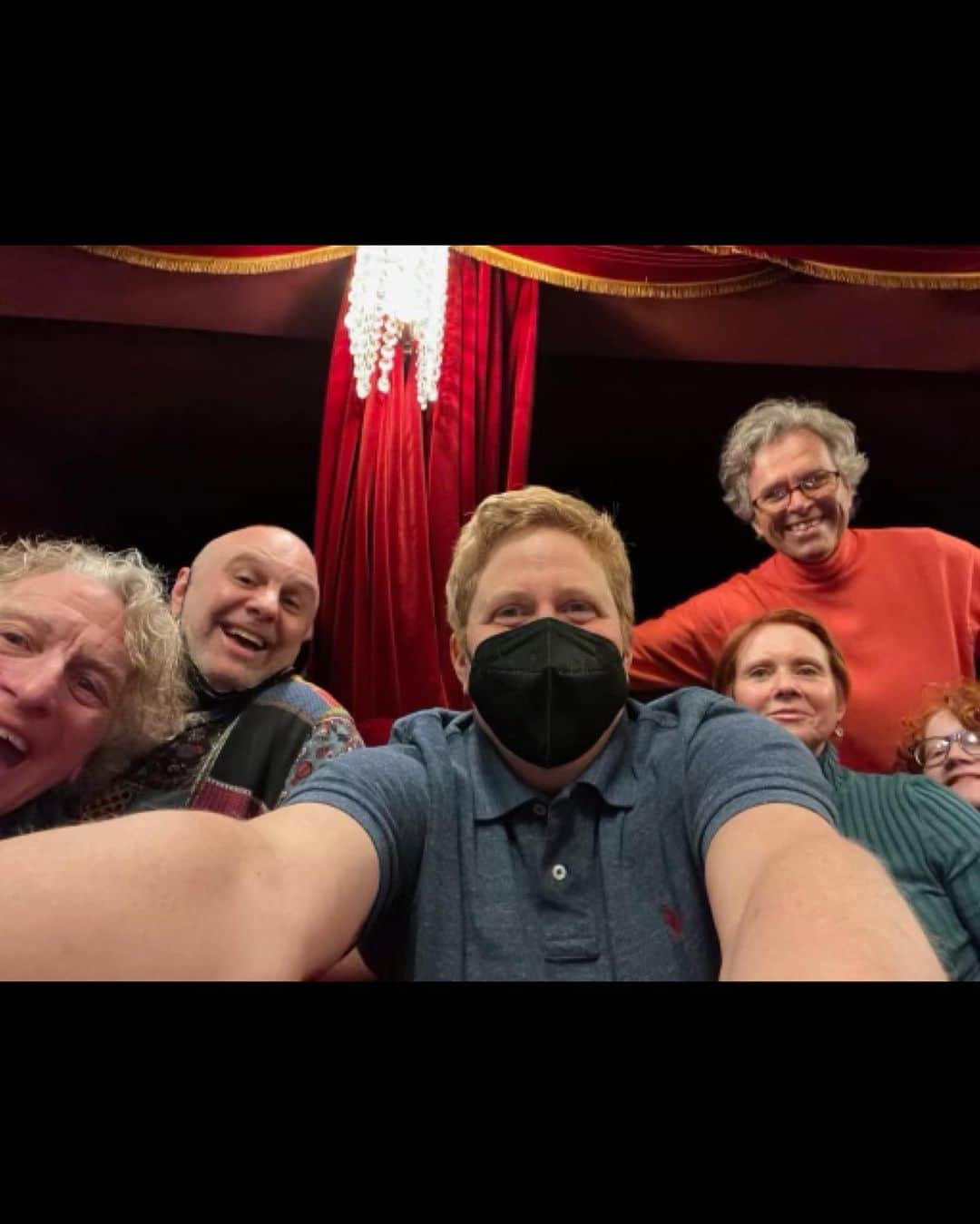 シンシア・ニクソンさんのインスタグラム写真 - (シンシア・ニクソンInstagram)「Hello from Vienna! 🇦🇹 We attended a performance of “Cabaret” at the @volksoper opera house and were floored! All of the actors were incredible, including @bettinamoench (Sally Bowles) and @ruth_brauer (the emcee) who we got to meet after the show. Danke!!」4月16日 2時01分 - cynthiaenixon