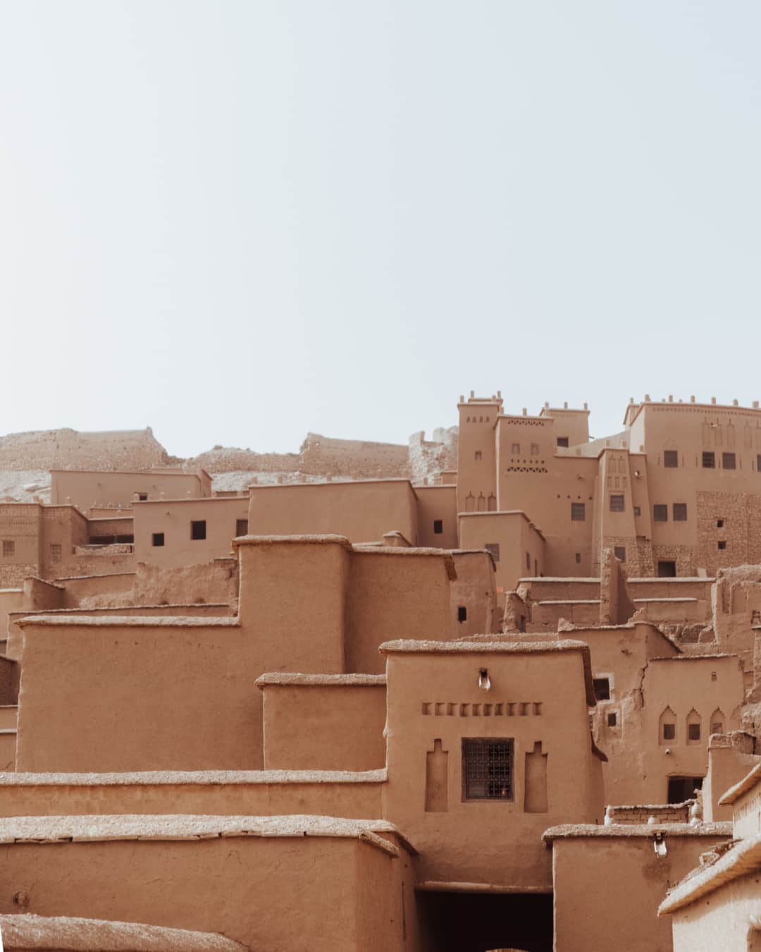 デレクラムのインスタグラム：「Tones from Morocco. Discover the season’s rich inspiration from the country’s immense beauty. Straight to your closet.」