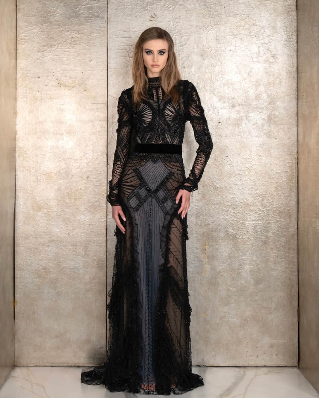 リームアクラのインスタグラム：「Pizazz and all that Jazz ​​​​​​​​ ​​​​​​​​ #reemacra #reemacrawedding​​​​​​​​ ​​​​​​​​ #couture #hautecouture #couturedress #eveningwear #designerdresses #designer #readytowear」