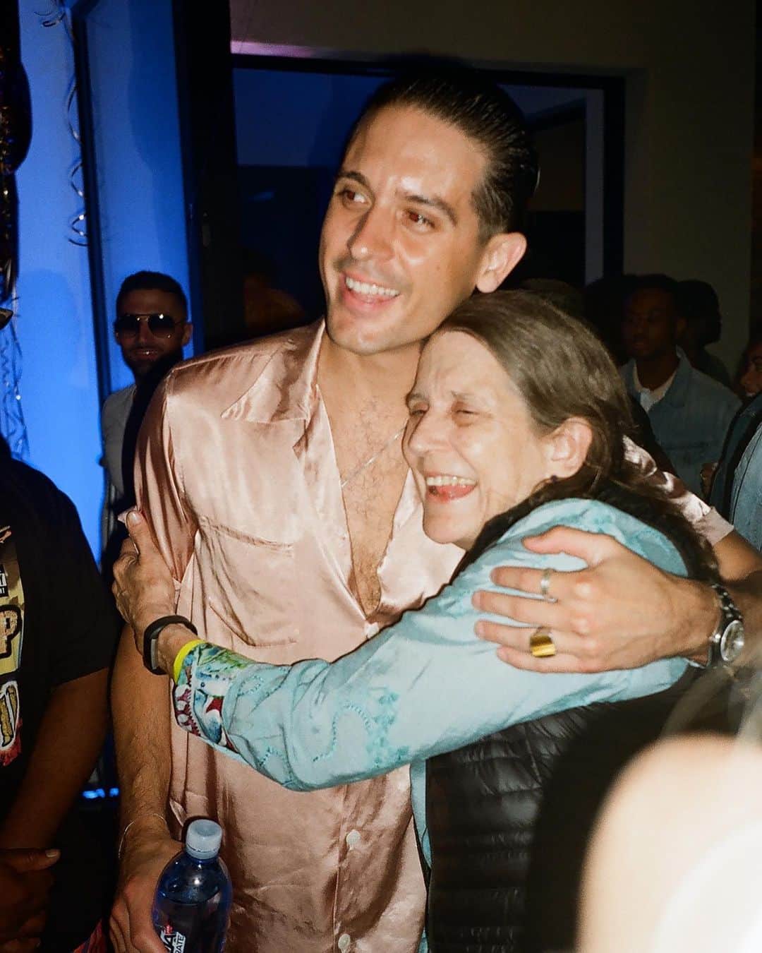 G-Eazyさんのインスタグラム写真 - (G-EazyInstagram)「Happy birthday mom, we miss you every day. Love you forever. 🤍」4月16日 3時23分 - g_eazy
