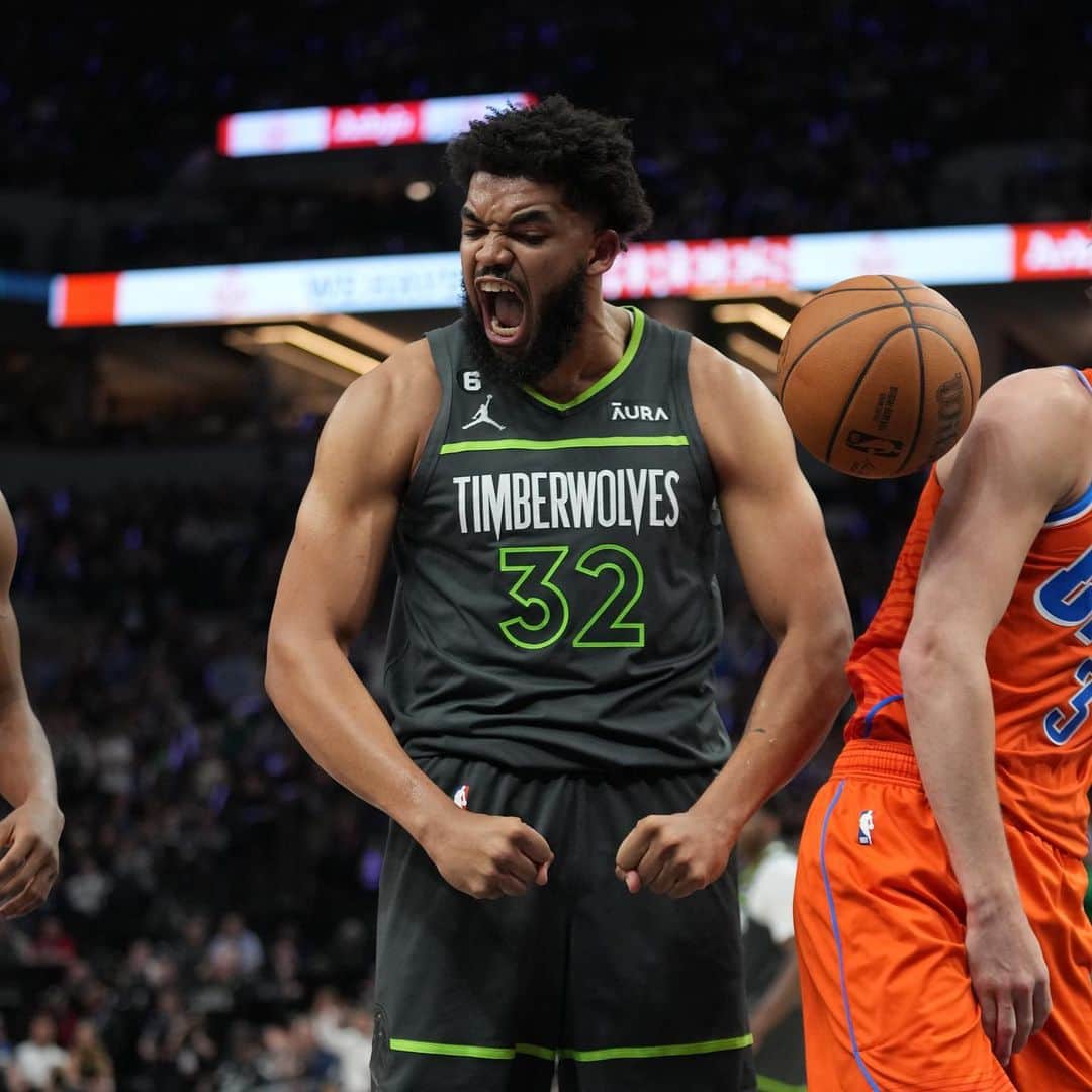 カール＝アンソニー・タウンズのインスタグラム：「On To Denver 🐺」
