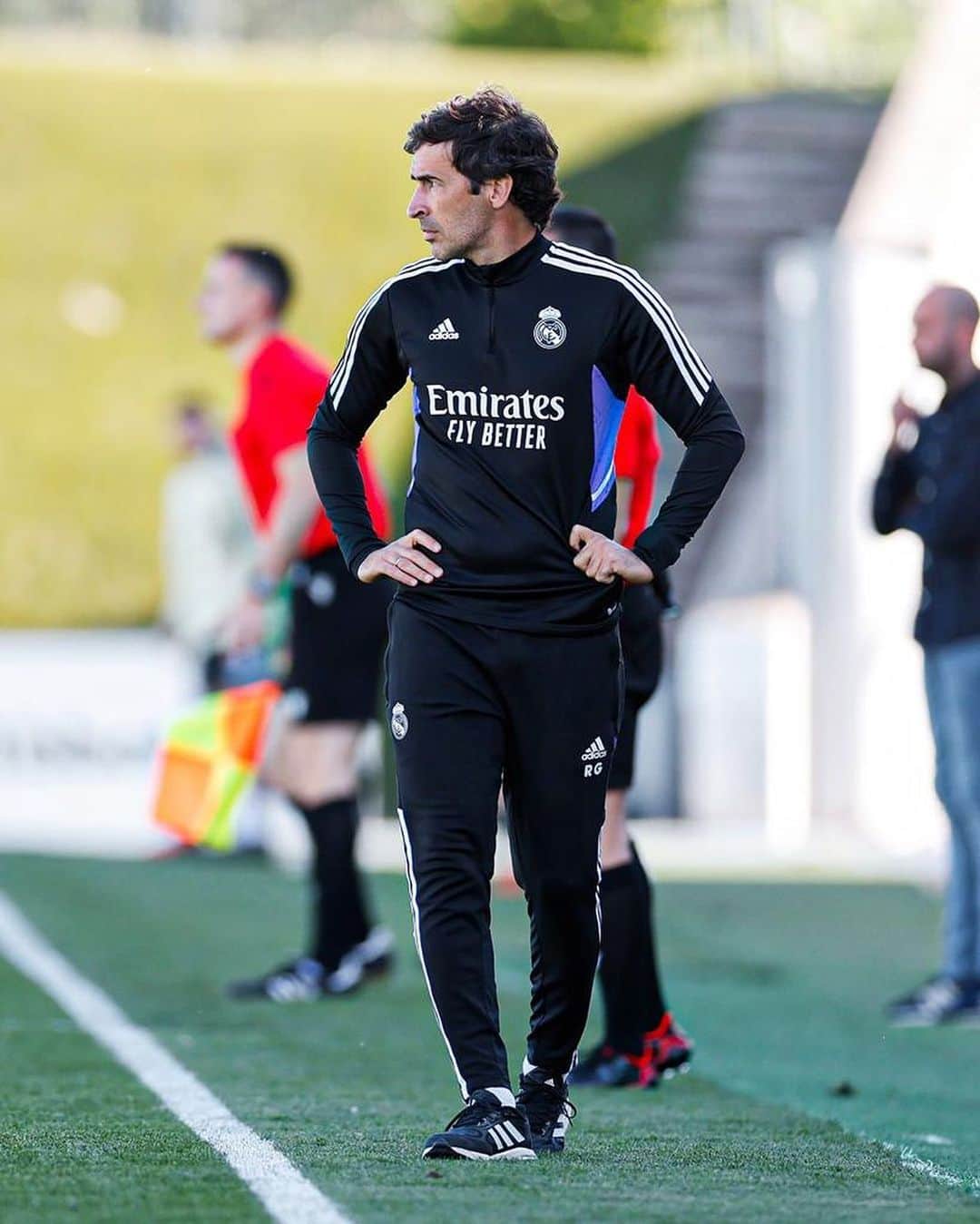 ラウル・ゴンサレスのインスタグラム：「Victoria importante para seguir creciendo!! Vamos Equipo🤍 #HalaMadrid」