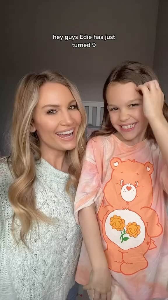 Anna Sacconeのインスタグラム：「An interview with Edie, aged 9! 🥰💖 (Full version on YouTube) #sacconejolys #ediegrace #annasaccone #motherdaughter #momof4 #9yearupdate #9yearsold #mumof4 #4kidsmama #mommyvlogger」