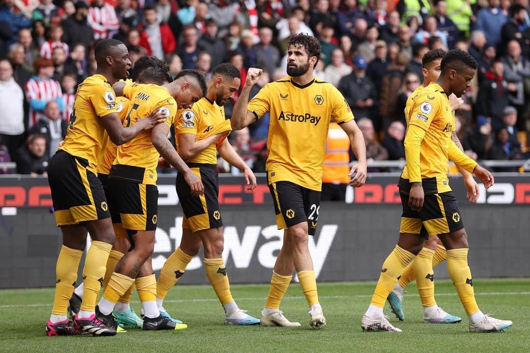 ジエゴ・ダ・シウヴァ・コスタのインスタグラム：「Tudo no tempo de Deus 🙌🏽🙏🏽🐺⚽️」