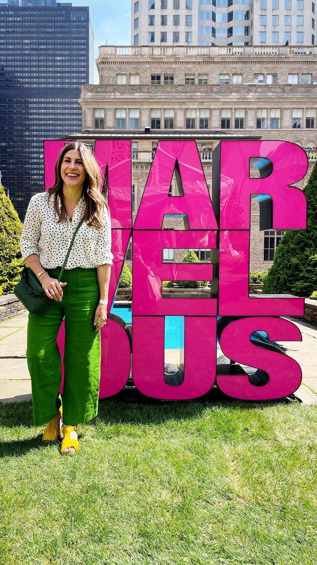 Ilana Wilesのインスタグラム：「Day in the life of a NYC Mom: Marvelous Mrs. Maisel Edition! Who else is excited for the final season??? #marvelousmrsmaisel #primevideo #nyc」