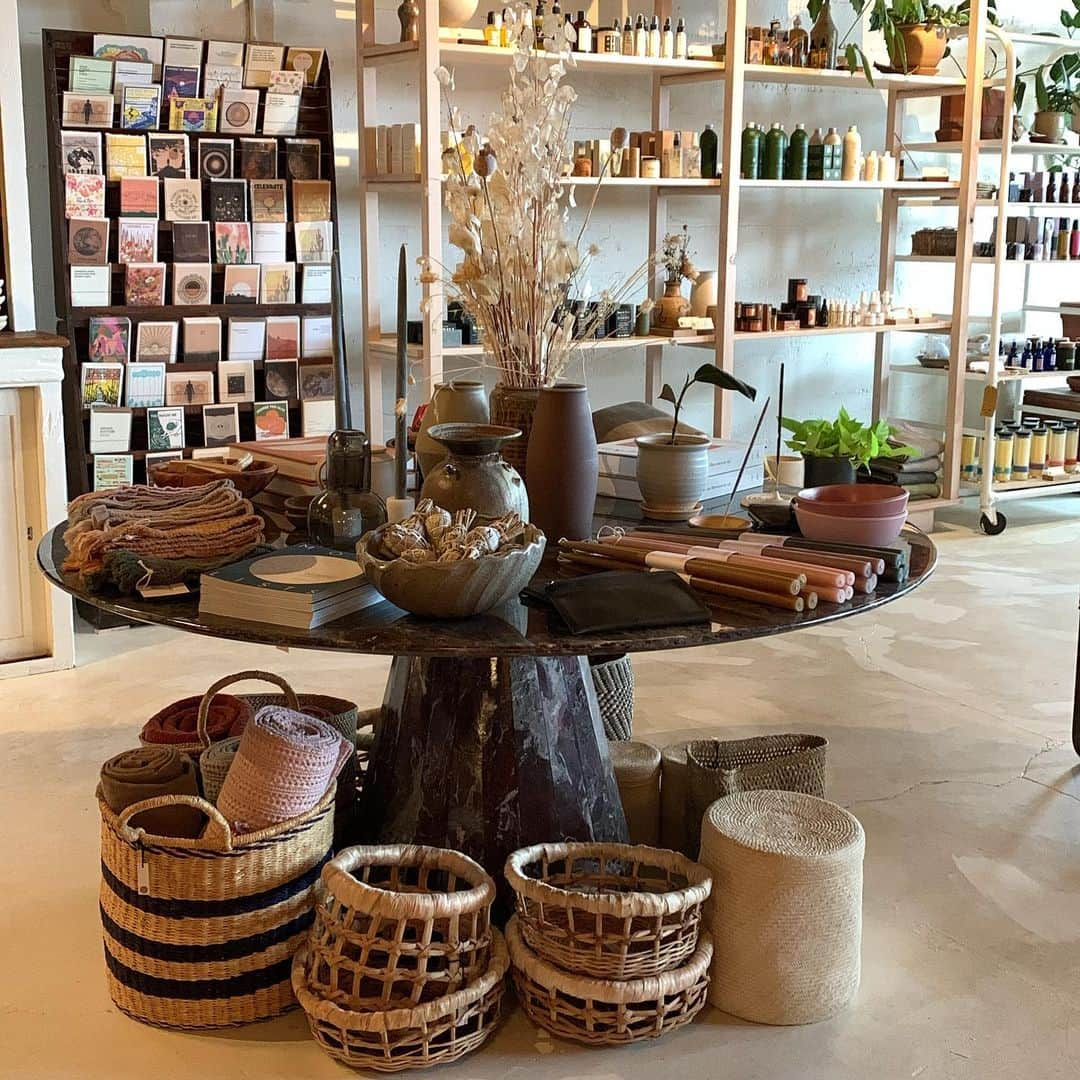 Beam & Anchorさんのインスタグラム写真 - (Beam & AnchorInstagram)「All kinds of great finds in the shop for a Spring home refresh ✨✨ here 12-5」4月16日 4時11分 - beamandanchor