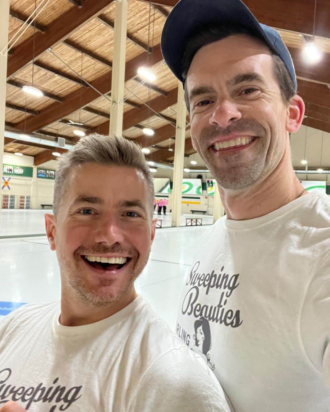 ジェフリー・バトルのインスタグラム：「We came, we curled, we lost…fabulously!」