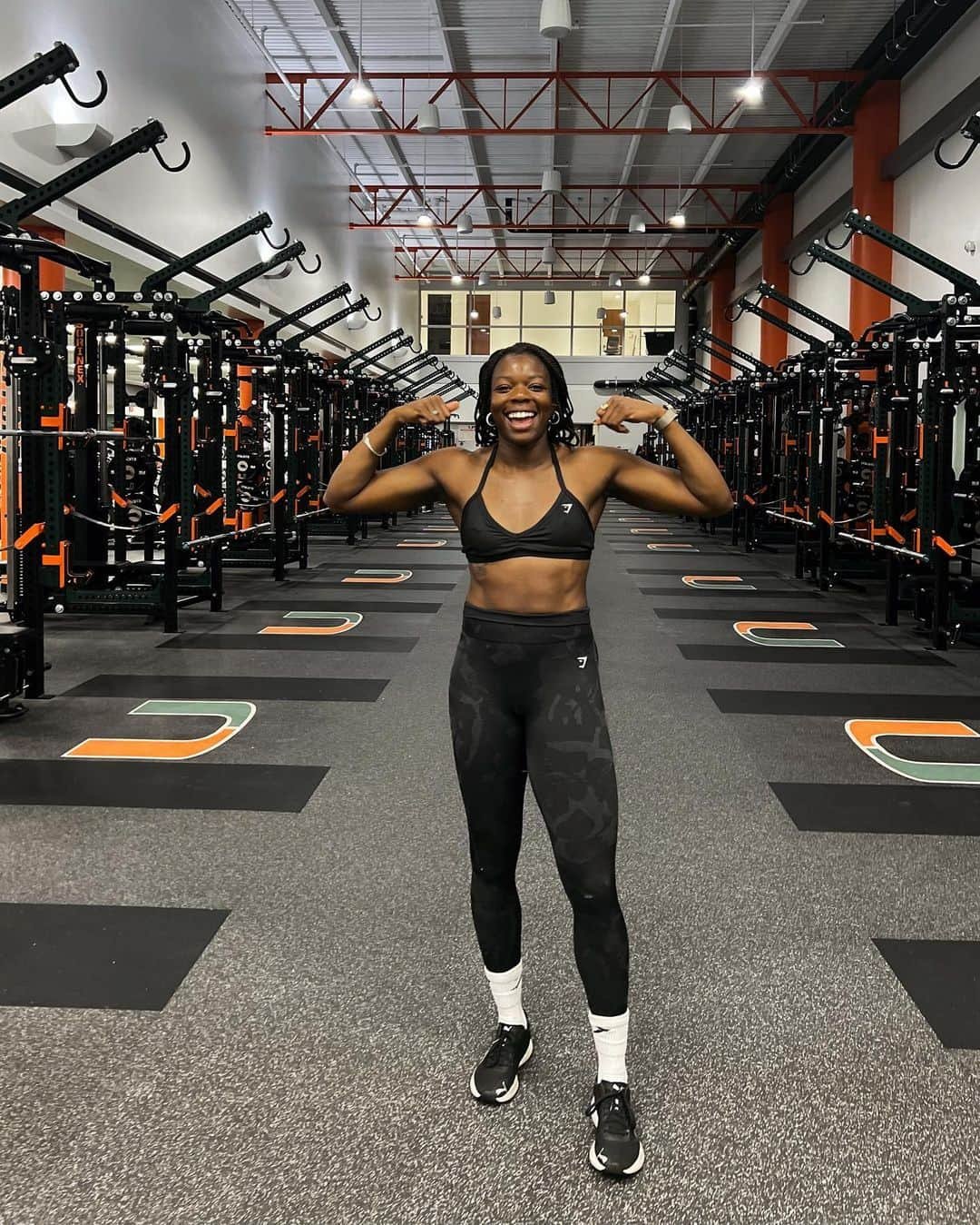 アシャ・フィリップさんのインスタグラム写真 - (アシャ・フィリップInstagram)「🖤🖤🖤  🏴 @gymshark   #gym #workhard #staypositive #makeithappen #fitnessmotivation #black #choosehappiness #blackwomen #gymmotivation」4月16日 5時04分 - missashaphilip