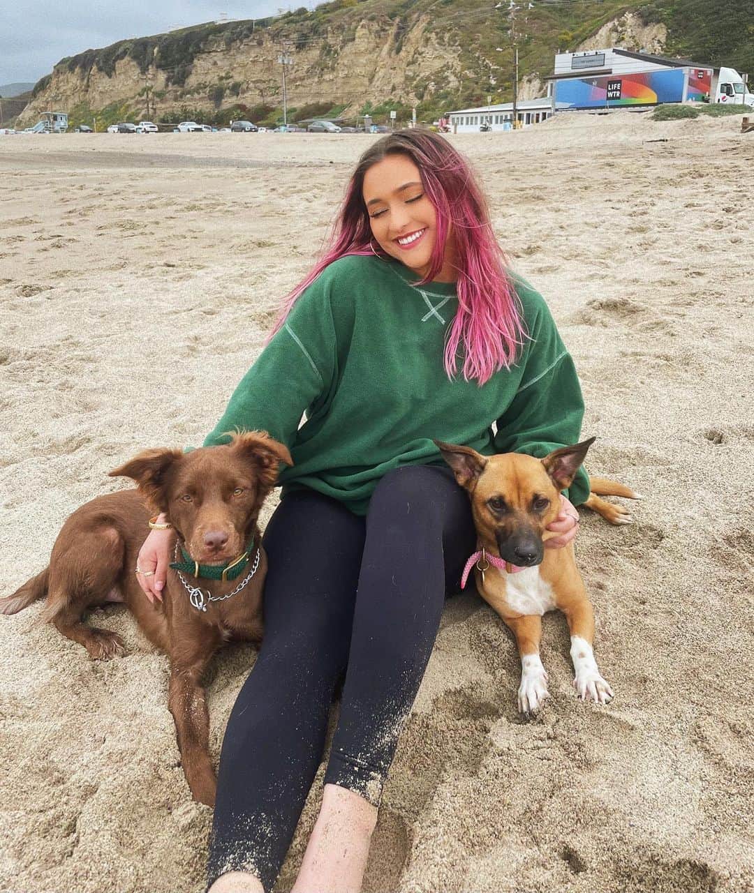 テイラー・グラブスのインスタグラム：「my besties🥹🫶🏼」
