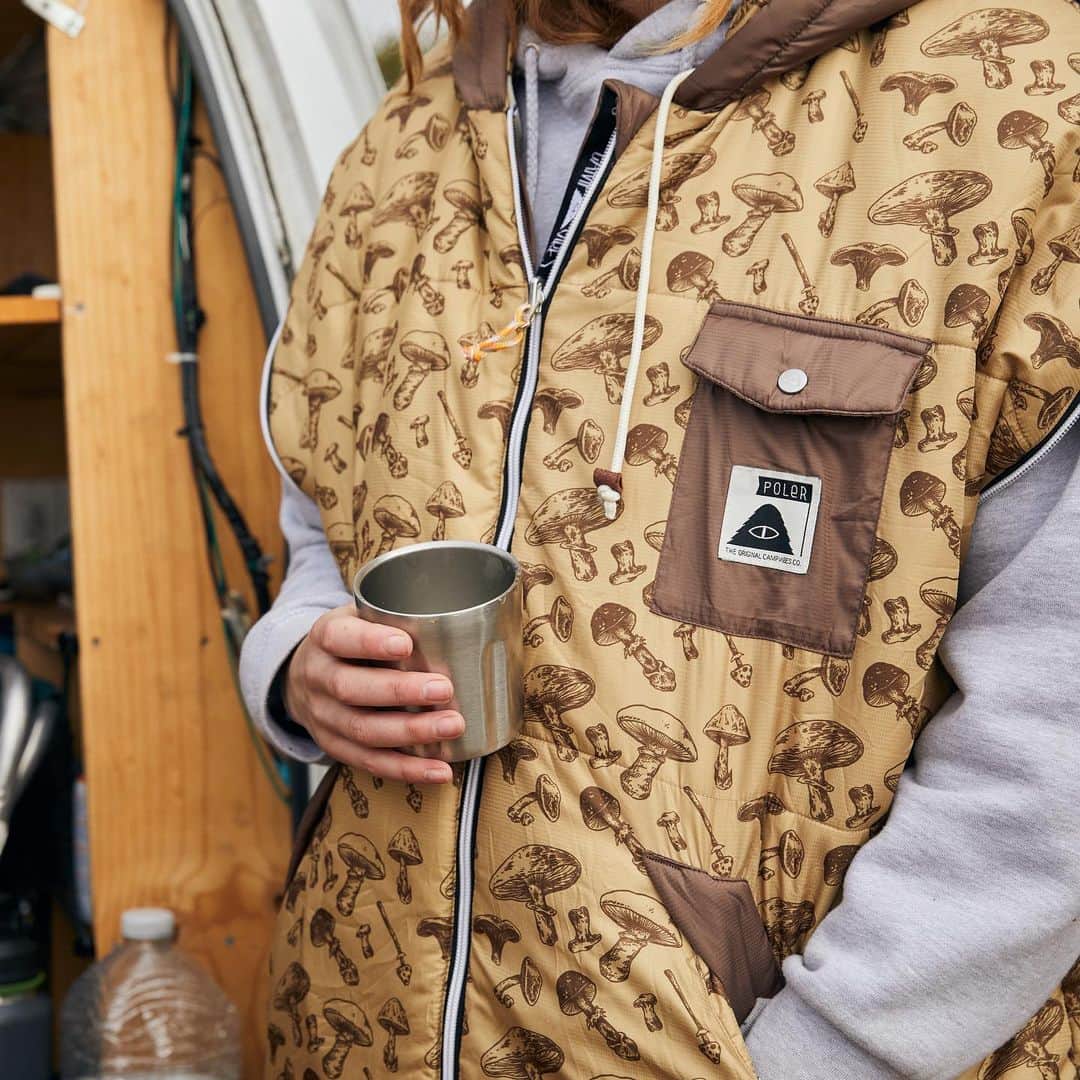 Poler Outdoor Stuffのインスタグラム：「Keep it cozy this weekend! Spring napsacks available in store 🍄  Open 11-6pm 🏕️ #campvibes」
