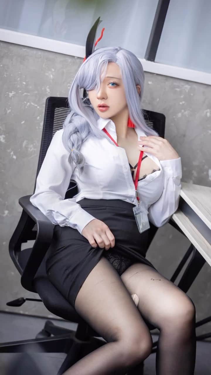 千尋のインスタグラム：「Patreon Tier3 🥰🥰🥰 第一次嘗試用攝影機錄影（？ 希望大家喜歡💗 #shenhe #genshinimpact #genshincosplay」