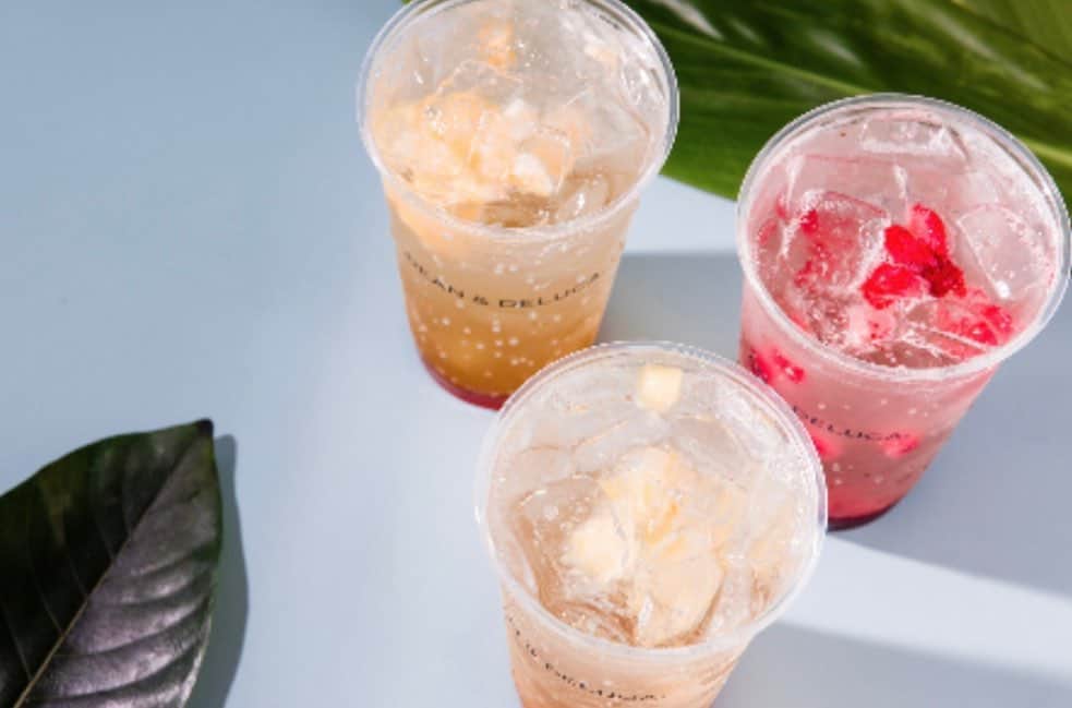 のインスタグラム：「ここは朝のコーヒー、または午後の休憩、あるいは外出先でのちょっとした軽食を買う、次のお気に入りの場所になるでしょう♫ B館1階にあるディーン＆デルーカにお越しください☕️  #deananddeluca #cafe #coffee #朝食 #コーヒー #ロイヤルハワイアンセンター #ハワイ #ショッピング #ハワイ好きな人と繋がりたい」