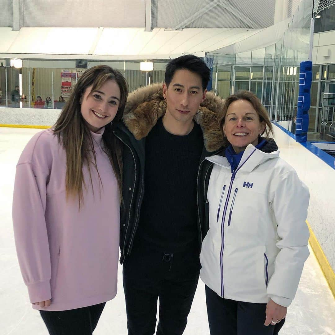 ジェレミー・テンのインスタグラム：「Such an honour and incredibly grateful to have had the opportunity to share the ice with these skating legends.   My beautiful and dear friend Kaetlyn Osmond, 2018 Women’s World Champion, 2018 Olympic Women’s bronze medalist as well as Olympic gold medalist in the team event, and a 3-time Canadian Women’s Champion.   And one half of one of the best pair teams (with her late partner Sergei Grinkov) to have EVER graced our sport, a 2-time Olympic Pair Champion and 4-time World Pair Champion, the incredibly iconic and ever so stunning, Ekaterina Gordeeva.   #SkatingHistory #Olympians #Champions #WomenEmpowerment #FierceWomen #FigureSkating #Icons #Legends #KnowYourHerstory #EducatingTheChildren」