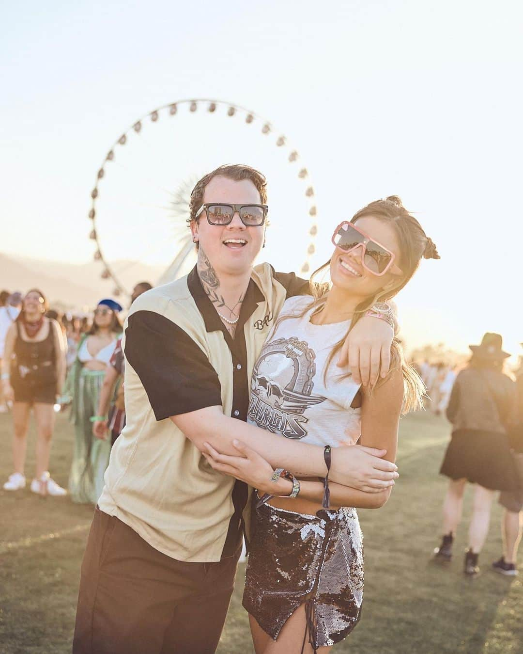 テイラー・カニフのインスタグラム：「Chella day one….   #CarreraXCoachella #DriveYourStory @carrera」