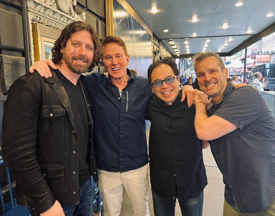 のインスタグラム：「Three Phantoms and a Musical Director. It’s goig to be an incredible weekend.   #phantom #broadway #davisgaines #legacy #35years」