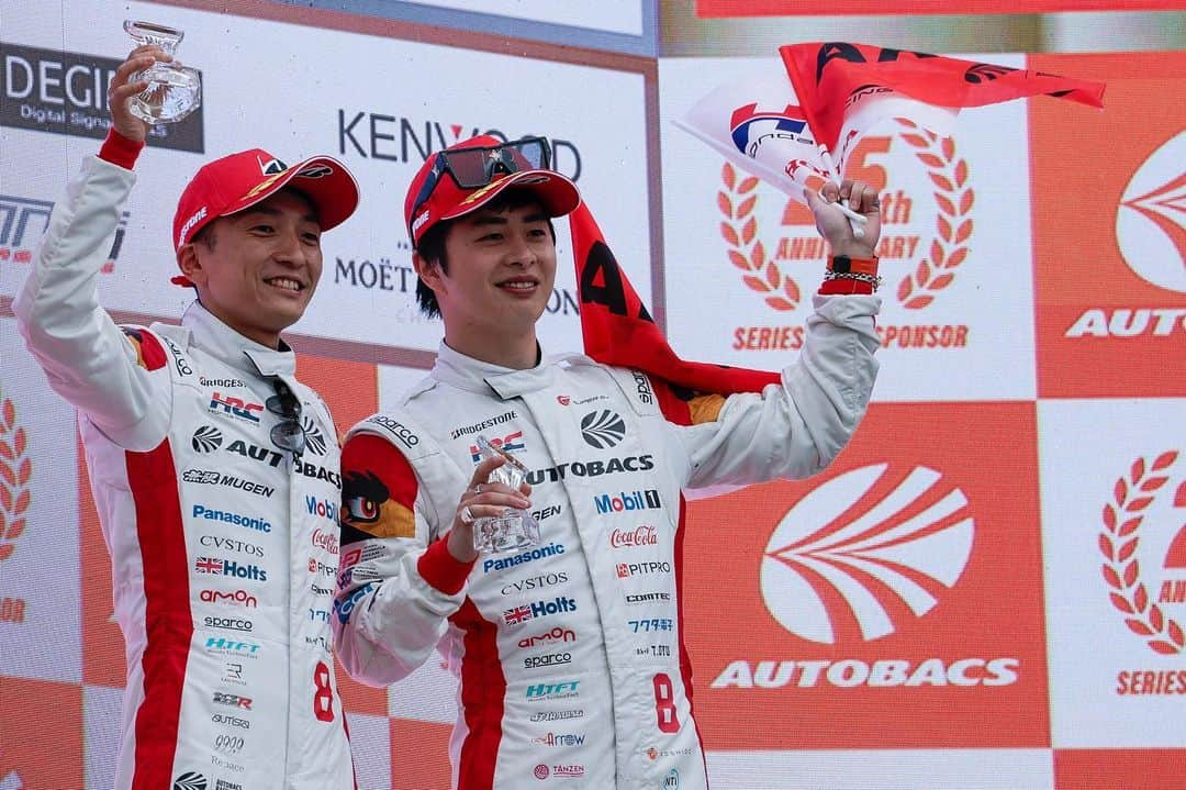 野尻智紀のインスタグラム：「P3🥉 コンビ初表彰台！ 応援ありがとうございました😊  #supergt」