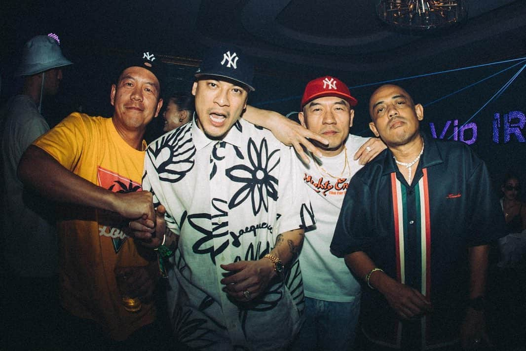 MIGHTY CROWNさんのインスタグラム写真 - (MIGHTY CROWNInstagram)「After the Afterparty was epic !!! The energy the vibes in pattaya was on fire!!!Thanks @daboyway for having us bro!  Bless up mi g dem @petchy_od1 @khanthaitay  @deejayono @djbuddahhh  @thaitanium @flizzow  @rollingloud.th  give thanks!!! 👊🏽👊🏽👊🏽 you guys killed  it!  タイ🇹🇭の仲間達最高だ ありがとう #mightycrown #reggae #dancehall #hiphop #musicbroughtushere  #finalroundtour まだまだ続くぜ」4月16日 17時53分 - mightycrown