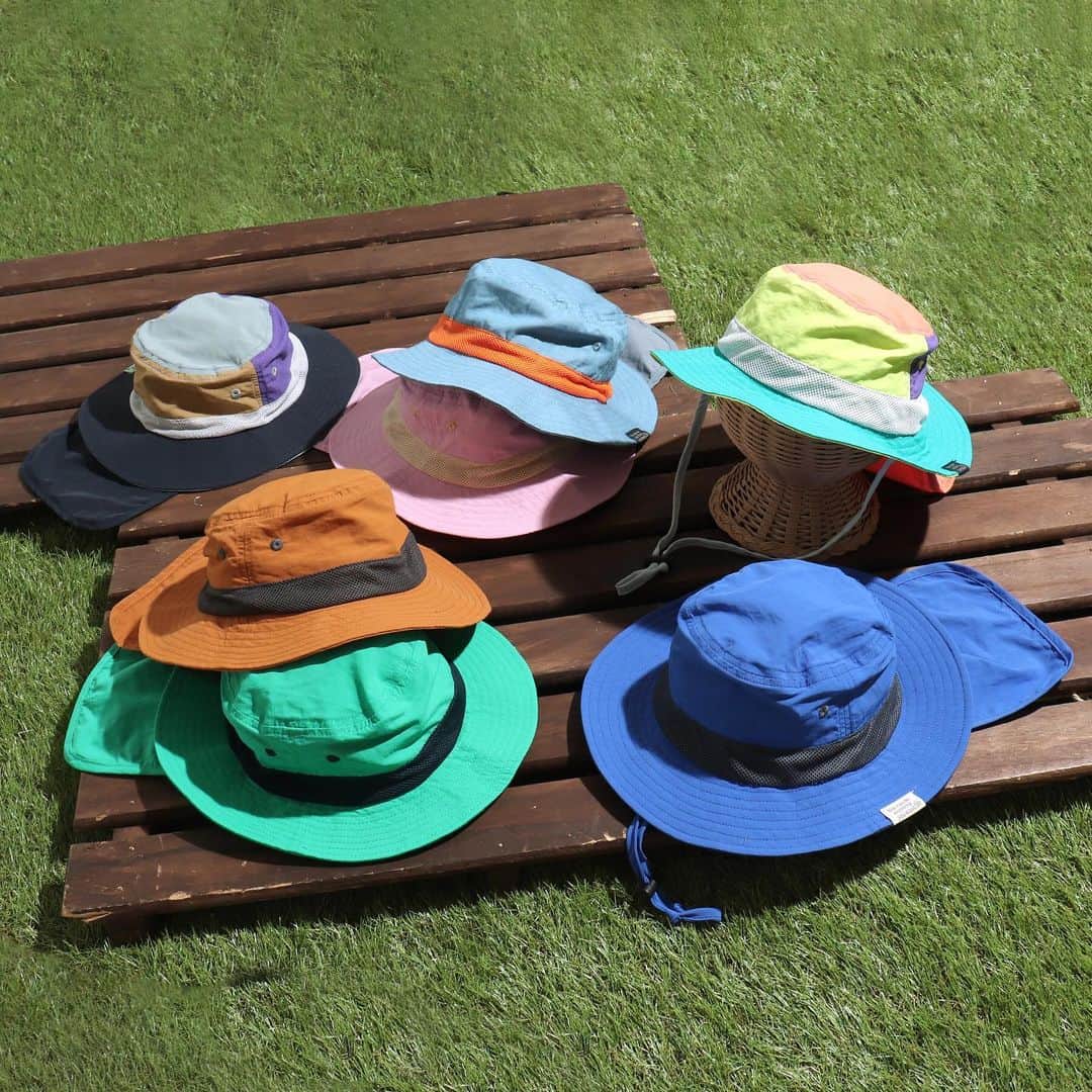 ブリーズオフィシャルのインスタグラム：「＼アクティブな君にかぶってほしい♪／ 人気の夏の帽子シリーズが続々入荷中です！ キャンプや夏のお出かけに欠かせない、ハットやキャップ。 ぜひ、好きな色柄を見つけてくださいね★   ■アウトドアハット (J268033) ￥1,980(税込)　50cm-56cm   ■ワンポイントメッシュキャップ (J268043) ￥1,190(税込) 48-50cm/52-54cm/56-58cm   #ブリーズ #breeze #ブリーズキッズ #キッズ服 #子ども服 #おしゃれキッズ #キッズファッション #キッズコーデ #プチプラコーデ #男の子コーデ #むすこーで #男の子服 #娘コーデ #女の子コーデ #女の子服 #おろそい #リンクコーデ #ブリーズコーデ #キッズ帽子 #メッシュキャップ #アウトドアハット」