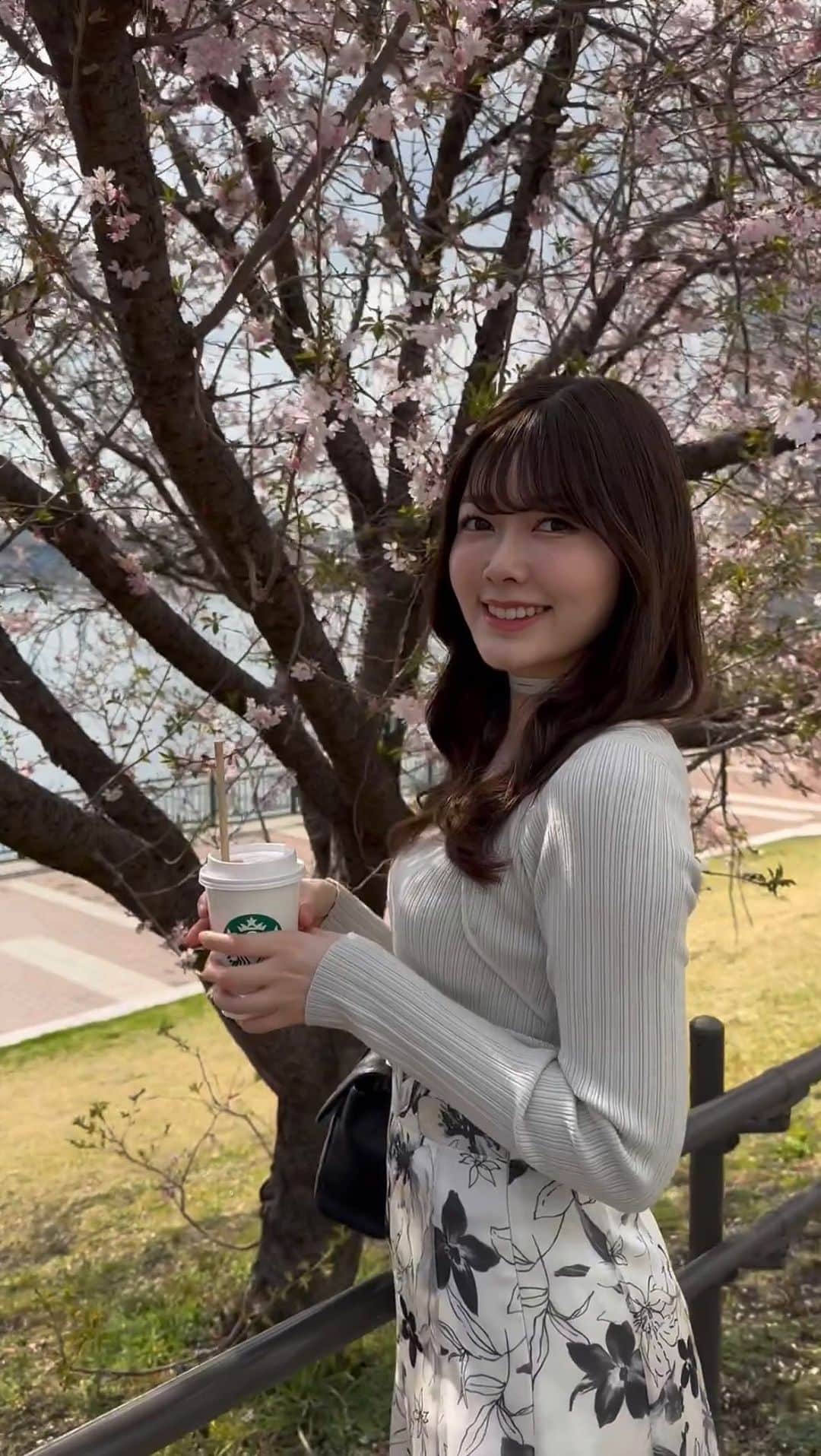 のインスタグラム：「桜もう見れないの悲しい🌸🥲」