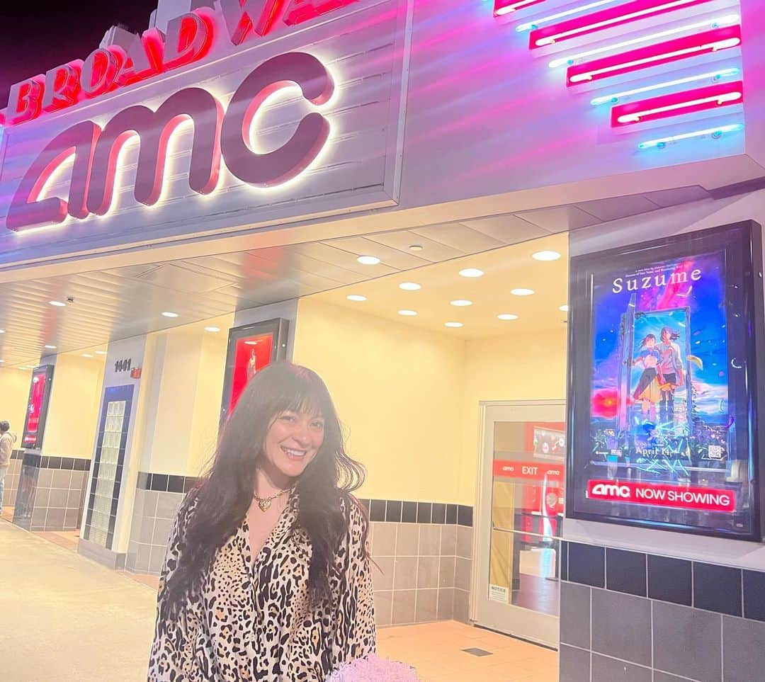 岩堀せりのインスタグラム：「LAで日本語の映画を観る嬉しさ😭💖#すずめの戸締まり #Suzume」