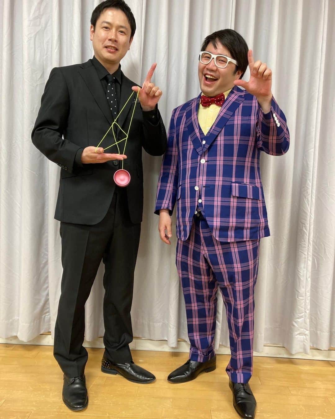 のインスタグラム：「『出張！ルミネtheよしもとin鴻巣』前説させて頂きました！屋根があるので新衣装を解禁。御来場頂いた皆様ありがFEVERでした！#鴻巣 #埼玉 #首都圏」