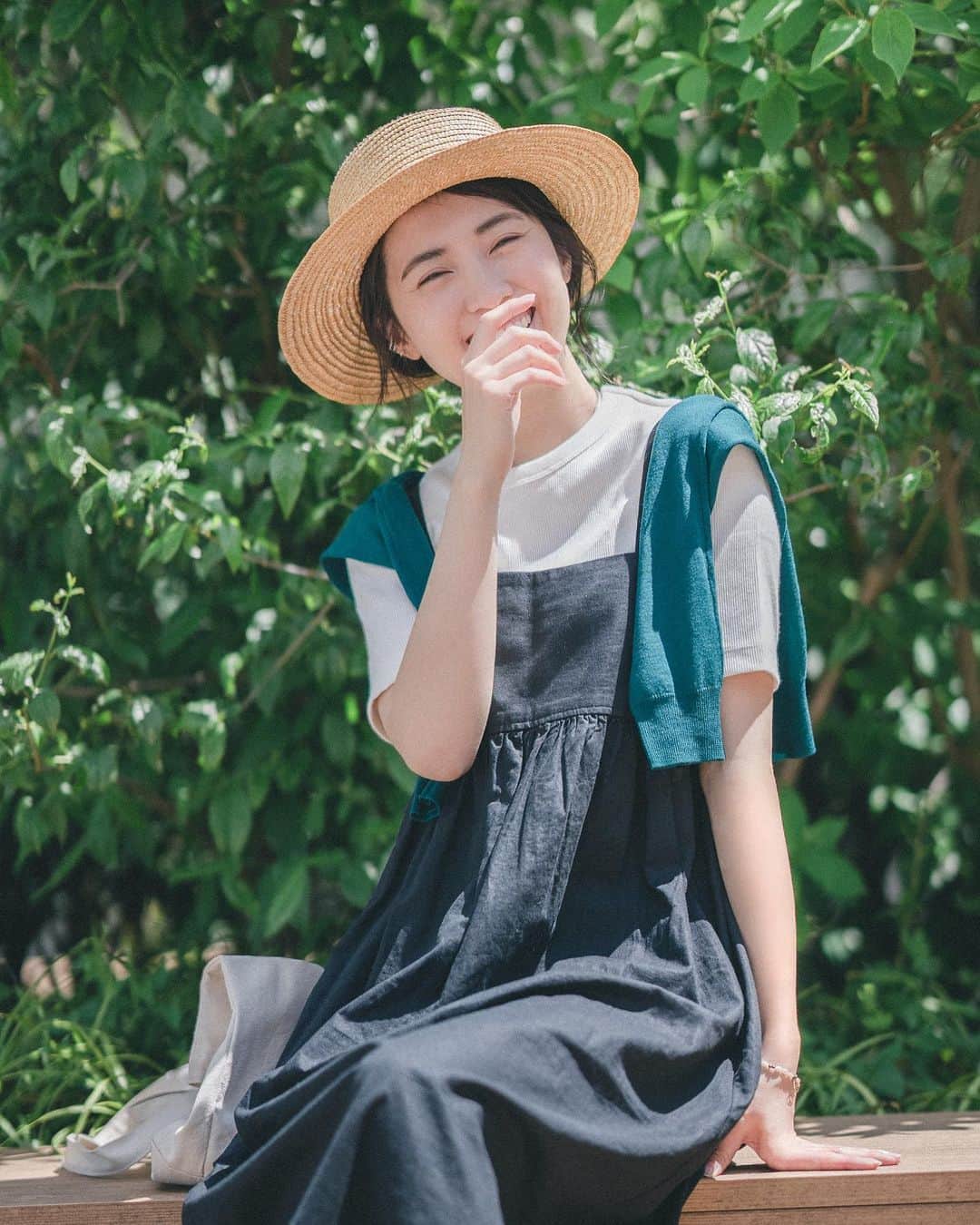 mikicoco00さんのインスタグラム写真 - (mikicoco00Instagram)「・ 今年もユニクロT〜🤭🤍 @uniqlo_jp   新商品の #ミニt  フィット感があり、着丈が短くて 90年代コーデも楽しめそう🐒 (WHITE/sizeS)  #リブボーダークルーネックt  新商品のボーダー可愛い♡  (WHITE/ sizeS)  #リブクルーネックT  ストレッチ感も着心地もバッチリ🙆‍♀️ #リネンブレンドギャザーキャミソールワンピース #ナローストラップサンダル　と一緒に🩴 (OFF WHITE/sizeS)  色物にも挑戦したいなと思いながら... 今年も合わせやすい白を購入🙊🤭🌷  #UNIQLO #uniqlotshirt #ユニクロ#uniqlo2023SS」4月16日 19時30分 - mikicoco00