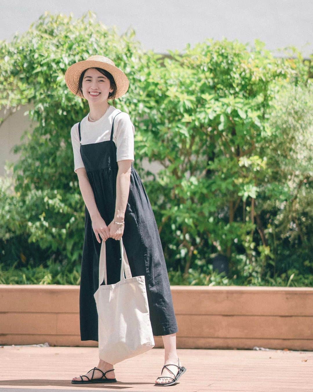 mikicoco00さんのインスタグラム写真 - (mikicoco00Instagram)「・ 今年もユニクロT〜🤭🤍 @uniqlo_jp   新商品の #ミニt  フィット感があり、着丈が短くて 90年代コーデも楽しめそう🐒 (WHITE/sizeS)  #リブボーダークルーネックt  新商品のボーダー可愛い♡  (WHITE/ sizeS)  #リブクルーネックT  ストレッチ感も着心地もバッチリ🙆‍♀️ #リネンブレンドギャザーキャミソールワンピース #ナローストラップサンダル　と一緒に🩴 (OFF WHITE/sizeS)  色物にも挑戦したいなと思いながら... 今年も合わせやすい白を購入🙊🤭🌷  #UNIQLO #uniqlotshirt #ユニクロ#uniqlo2023SS」4月16日 19時30分 - mikicoco00