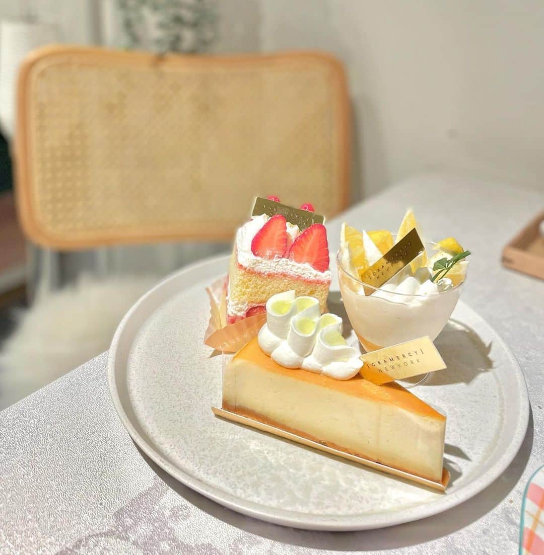 木村カレンさんのインスタグラム写真 - (木村カレンInstagram)「🍰 おやつ持ち寄り🤤 . #ケーキ #このあと #しょっぱいもの食べたくなって #ポテチ」4月16日 18時39分 - karen_kimura__